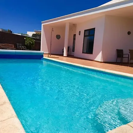 Blackrock Blancas Playa Blanca (Lanzarote)